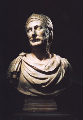 Buste de Hannibal http://www.landesmuseum.de/presseservice/download/2004/karthago/hannibal_quir2.jpg